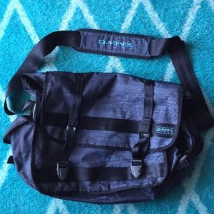 Dakine Laptop messenger bag